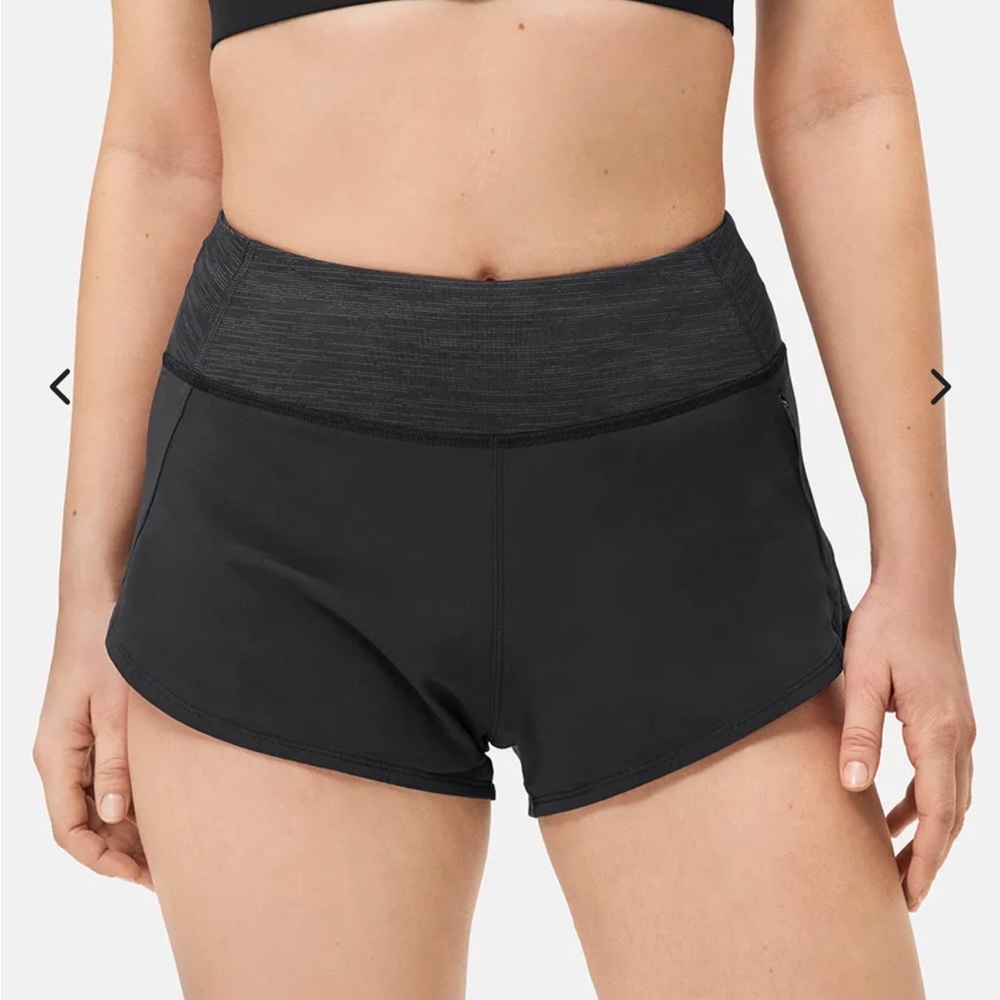 Lot of Two Pair Size XS Outdoor Voices The Exercise 2.5" Short